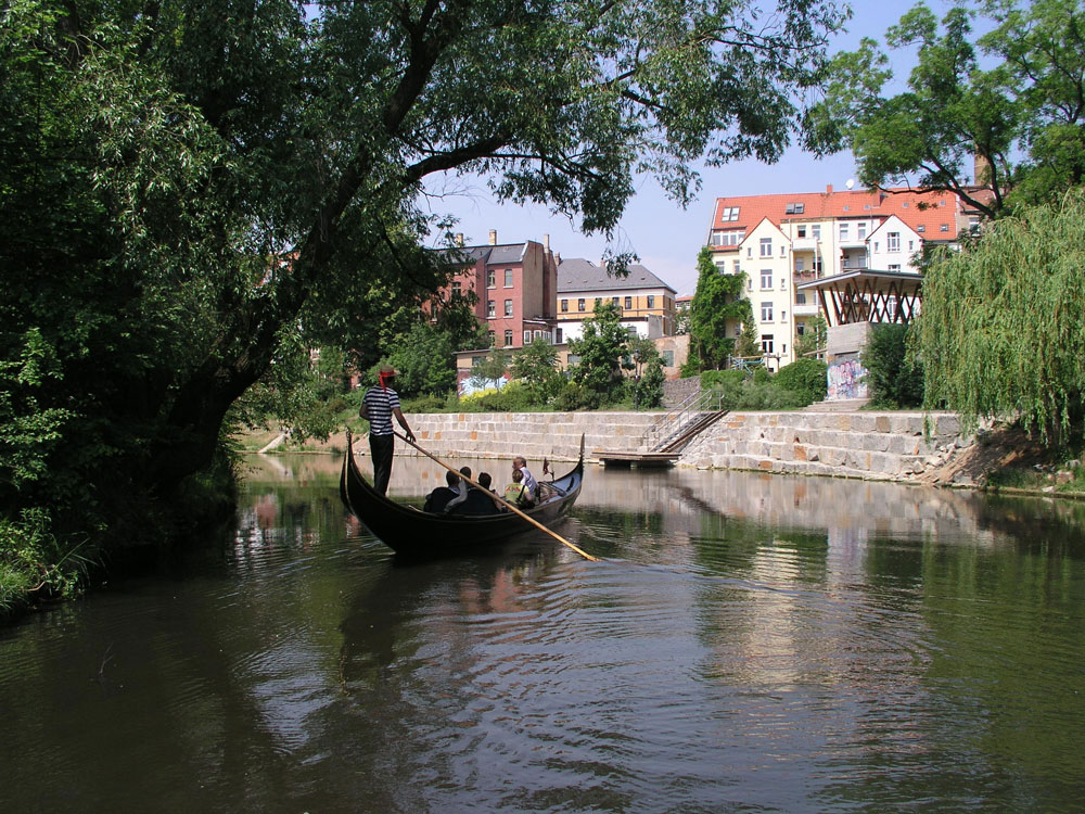 SUPZONES l stand up paddle surfing l spotguide & more l Europe l